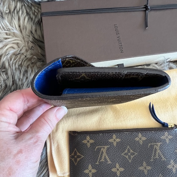 Sarah Louis Vuitton wallet. - Picture 6 of 8